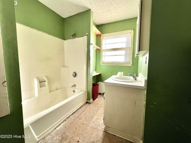 101 Ellenton Avenue, Hamlet, NC 28345