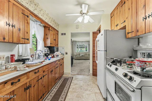 2425 River Road, Maumee, OH 43537