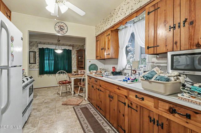 2425 River Road, Maumee, OH 43537