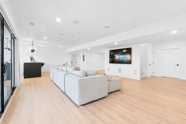 17420 Crystal Street, Overland Park, KS 66221