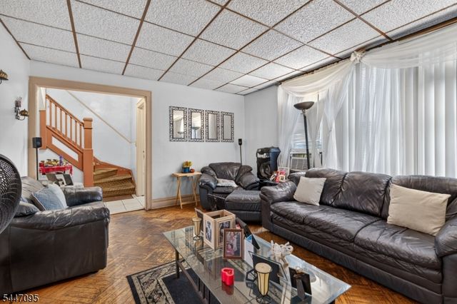 85 N 10Th St, Newark City, NJ 07107