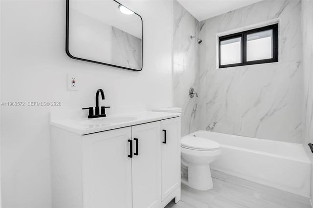 528 NW 3rd Ct, Hallandale Beach, FL 33009