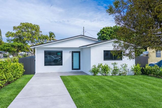 528 NW 3rd Ct, Hallandale Beach, FL 33009