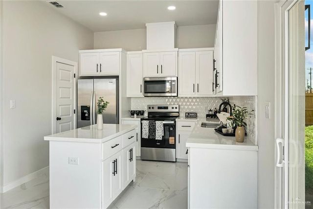 2400 Cardinal Drive, Weslaco, TX 78599