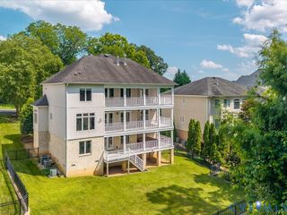 12 S Tow Path Ln, Richmond, VA 23221