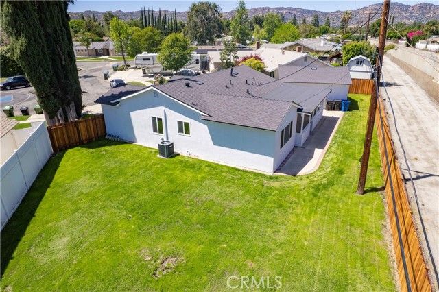 7630 Minstrel, Canoga Park (los Angeles), CA 91304