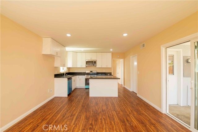 7630 Minstrel, Canoga Park (los Angeles), CA 91304