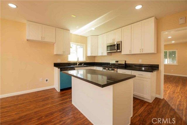 7630 Minstrel, Canoga Park (los Angeles), CA 91304