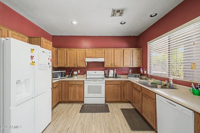 5775 W TOWNLEY Avenue, Glendale, AZ 85302