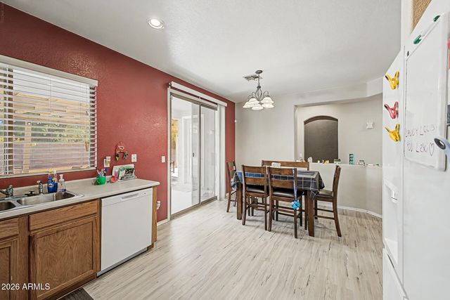 5775 W TOWNLEY Avenue, Glendale, AZ 85302