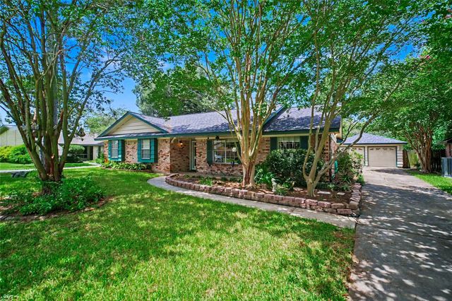 1919 Stebbins Drive, Houston, TX 77043