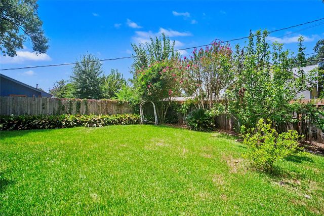 1919 Stebbins Drive, Houston, TX 77043