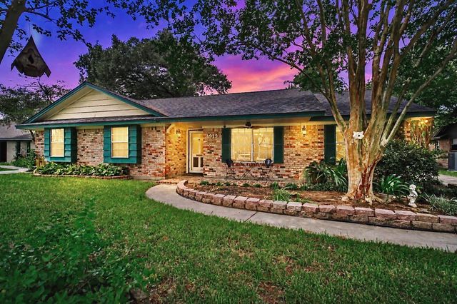 1919 Stebbins Drive, Houston, TX 77043