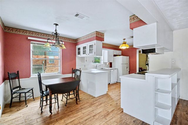 1919 Stebbins Drive, Houston, TX 77043