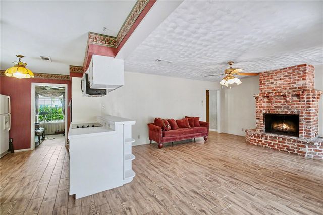 1919 Stebbins Drive, Houston, TX 77043
