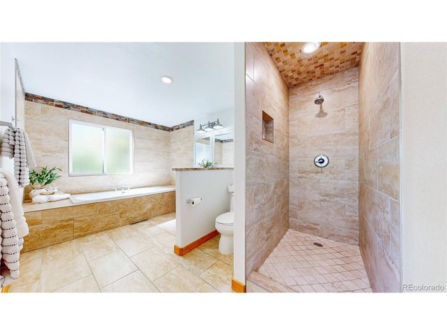 6140 S Monaco Way, Centennial, CO 80111