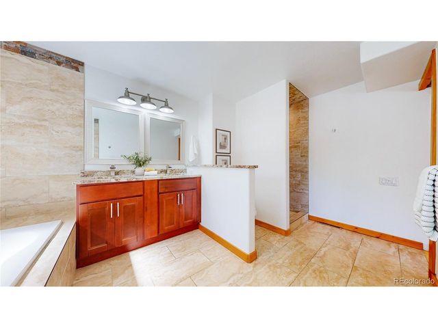 6140 S Monaco Way, Centennial, CO 80111