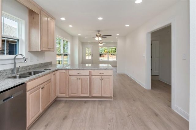 1829 Woodcock Place, Mobile, AL 36606