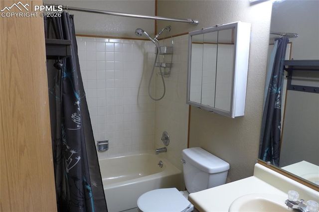 4825 Eldon Drive, Colorado Springs, CO 80916