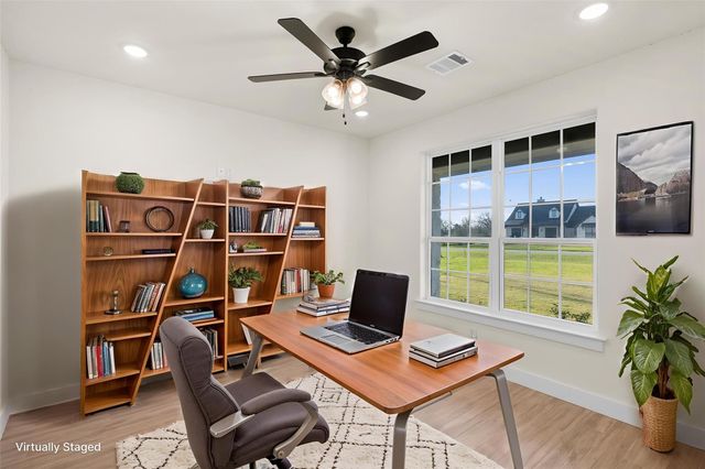 10120 Henley Cove, Iola, TX 77861