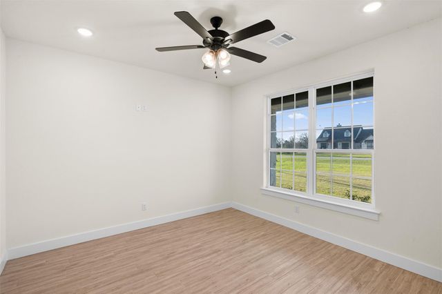 10120 Henley Cove, Iola, TX 77861