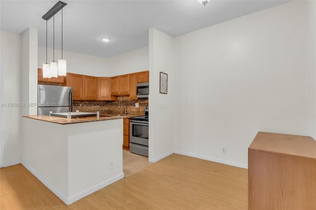 9415 W McNab Rd 204, Tamarac, FL 33321