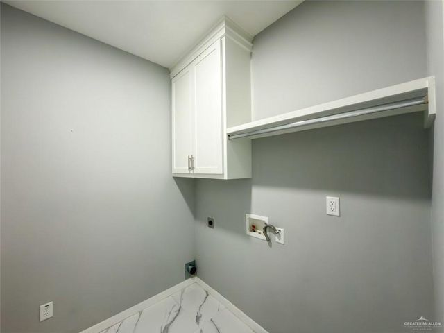 1313 W Dawes Avenue W, Alton, TX 78573