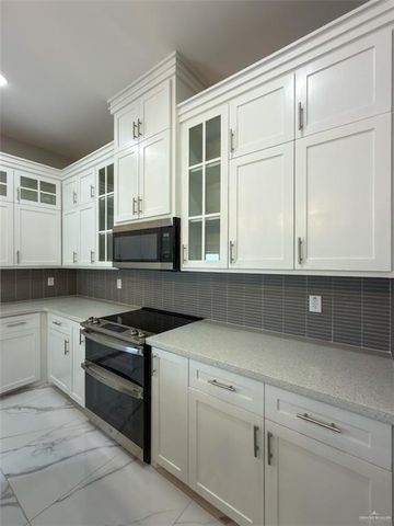 1313 W Dawes Avenue W, Alton, TX 78573