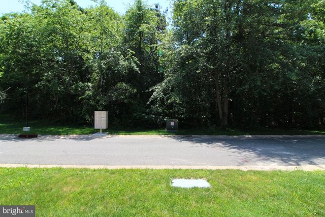 680-B HUNTINGTON DR, Manchester Township, NJ 08759