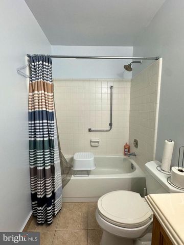680-B HUNTINGTON DR, Manchester Township, NJ 08759