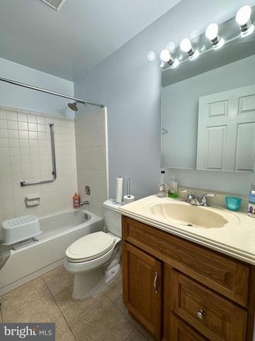 680-B HUNTINGTON DR, Manchester Township, NJ 08759