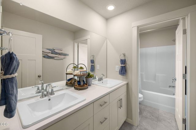 20663 NE Town Dr, Bend, OR 97701