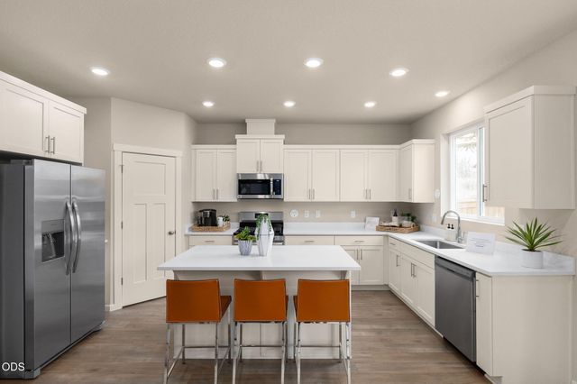 20663 NE Town Dr, Bend, OR 97701
