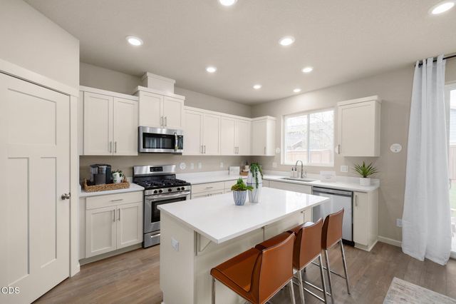 20663 NE Town Dr, Bend, OR 97701