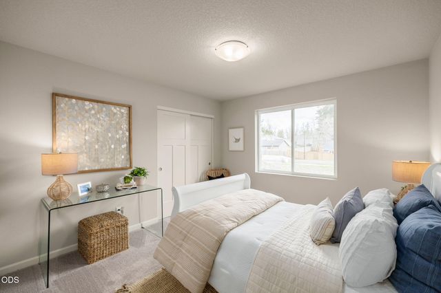 20663 NE Town Dr, Bend, OR 97701