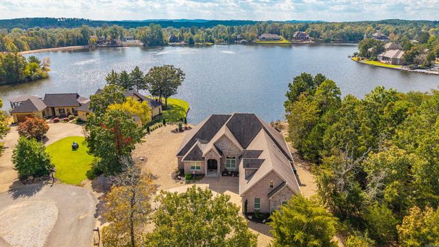 50 Maravilla Way, Hot Springs Village, AR 71909