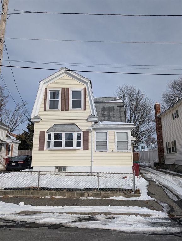 15 Dana St, Lowell, MA 01852