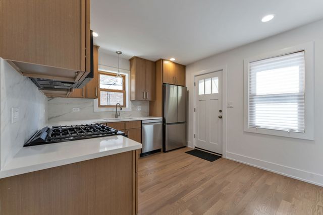 2825 W 84th Place, Chicago, IL 60652