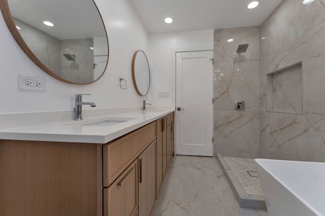 2825 W 84th Place, Chicago, IL 60652