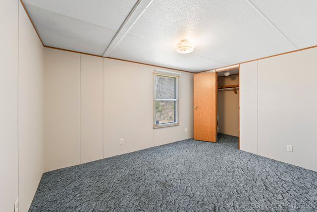 30073 S Qualls Road, Park Hill, OK 74451