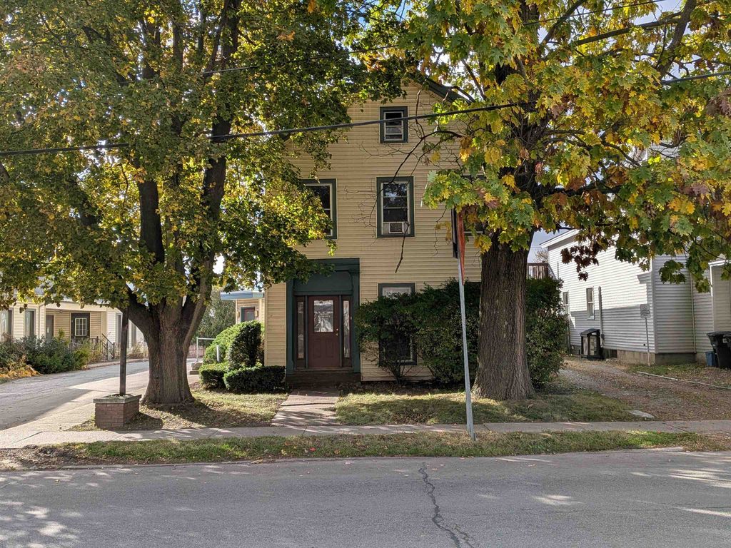 71 Grove Street, Rutland City, VT 05701