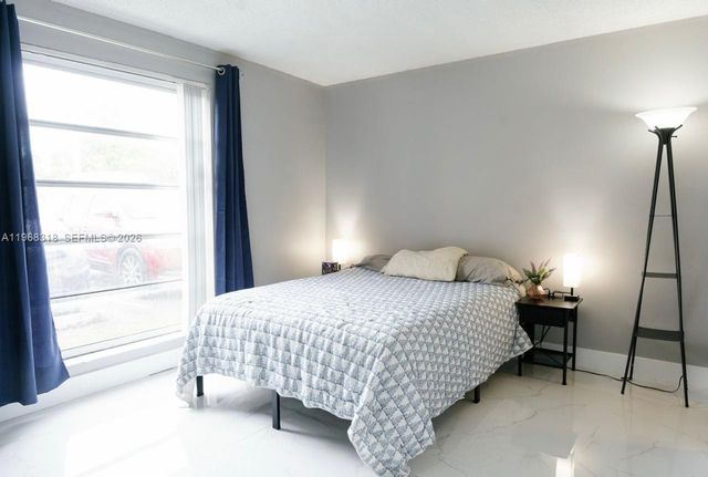 9417 SW 76th St X15, Miami, FL 33173