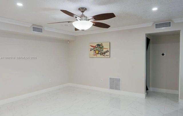 9417 SW 76th St X15, Miami, FL 33173