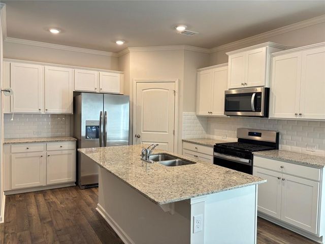 3240 Greyton Drive, Buford, GA 30519