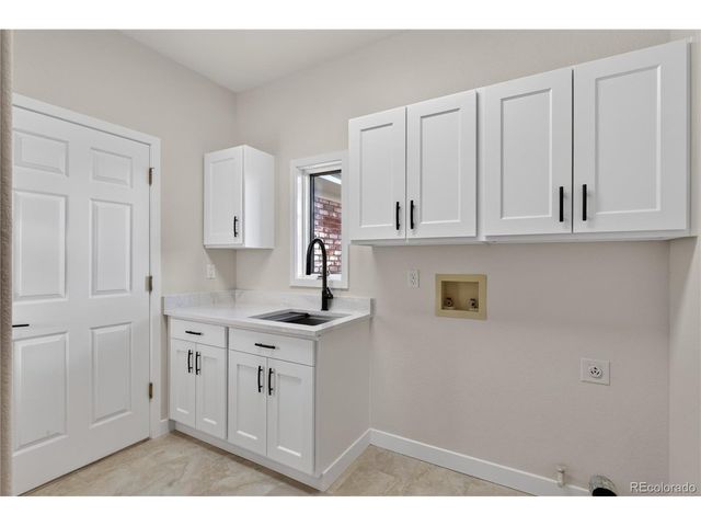 1247 Jesse Ct, Highlands Ranch, CO 80126
