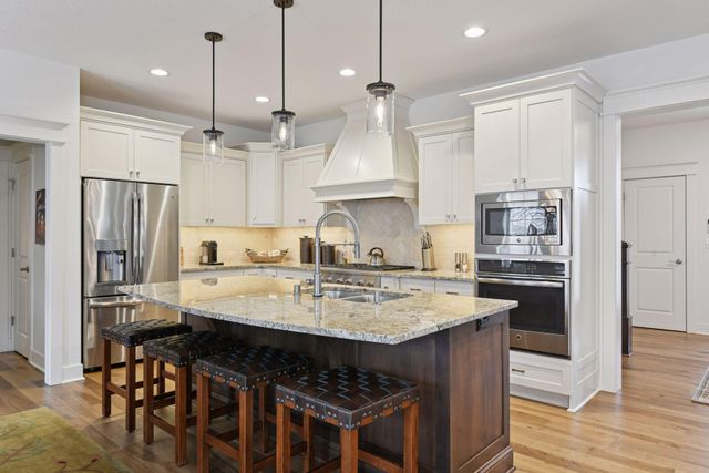 155 Wooddale Avenue, Wayzata, MN 55391