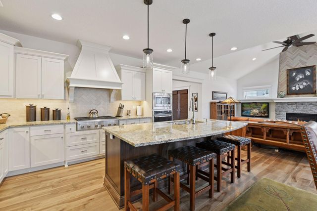 155 Wooddale Avenue, Wayzata, MN 55391