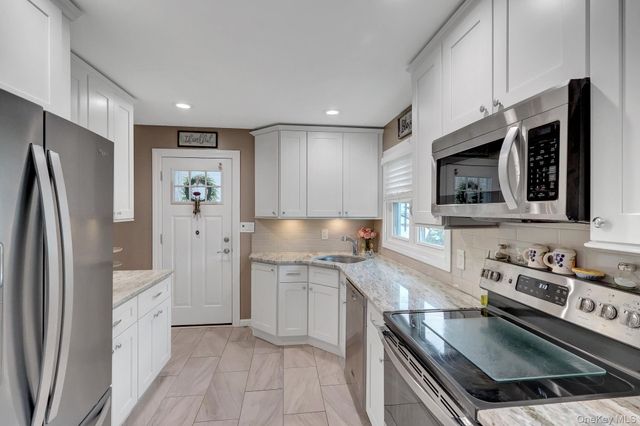 121 Wright Avenue, Deer Park, NY 11729