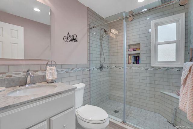 121 Wright Avenue, Deer Park, NY 11729