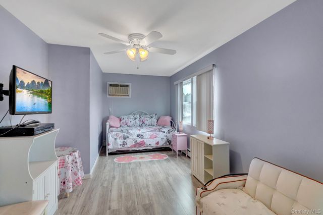 121 Wright Avenue, Deer Park, NY 11729